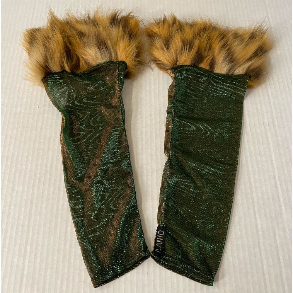 NWOT Ilanio Wear Arm Warmers